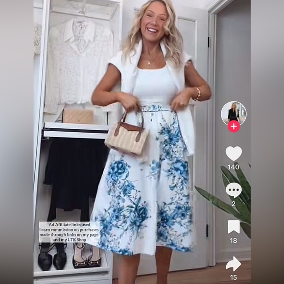 NWT ZARA VACATION PRINTED CROP TOP SIZE M
🚨FIRM PRICE - Picture 10 of 15